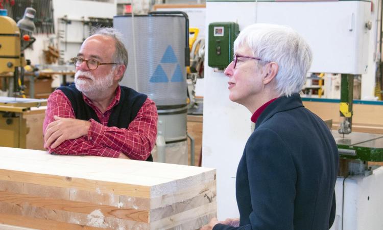 Faculty members Russell Gentry and Valerie Thomas in a lab.