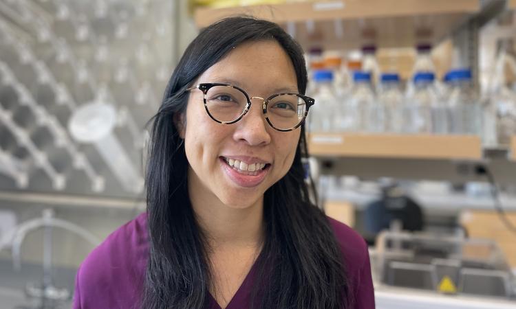 Ming-fai Fong in her lab