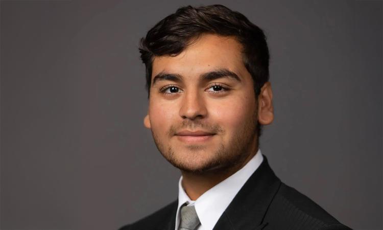 Headshot of Maaz Dossa