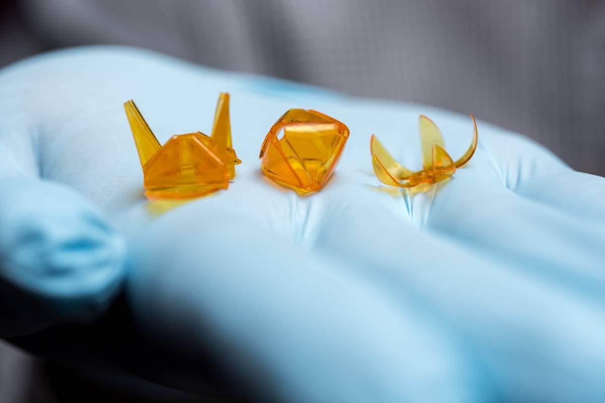 Jerry Qi printed self-folding origami project.