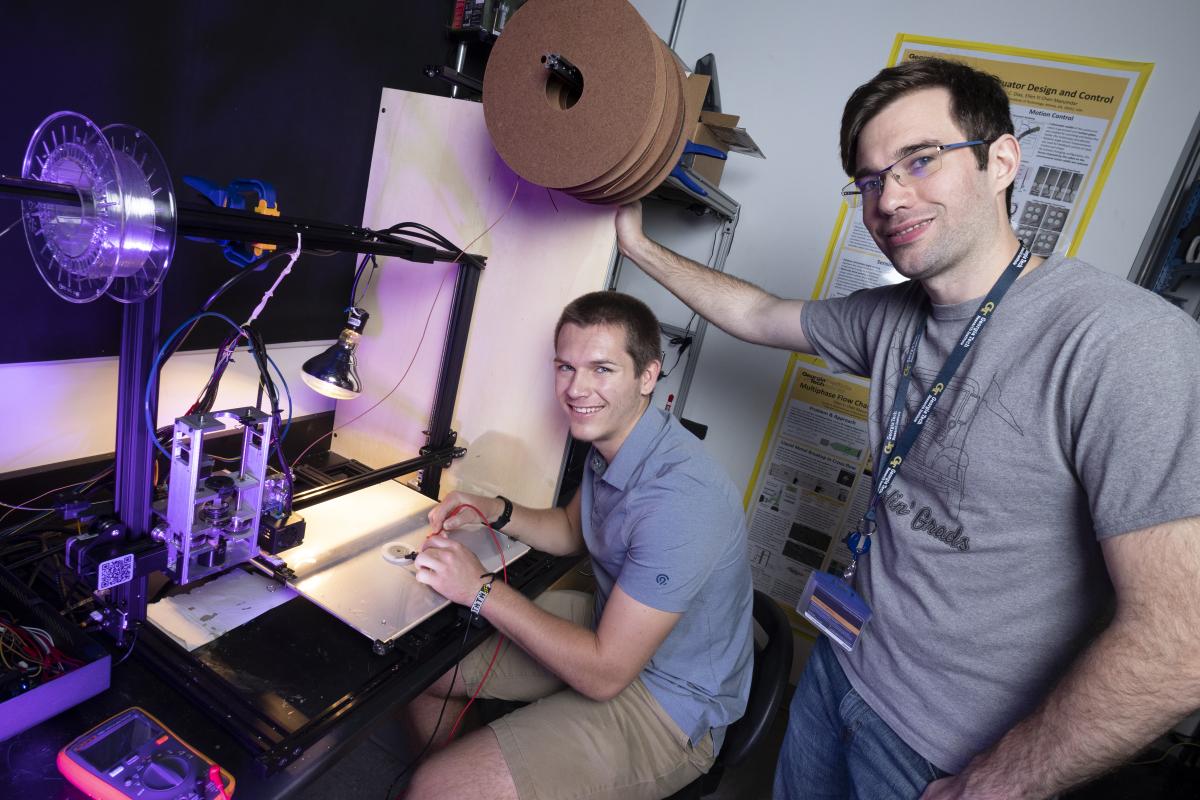 SURE student Danny Goetz with grad student Sebastian Mettes in the Mazumdar lab