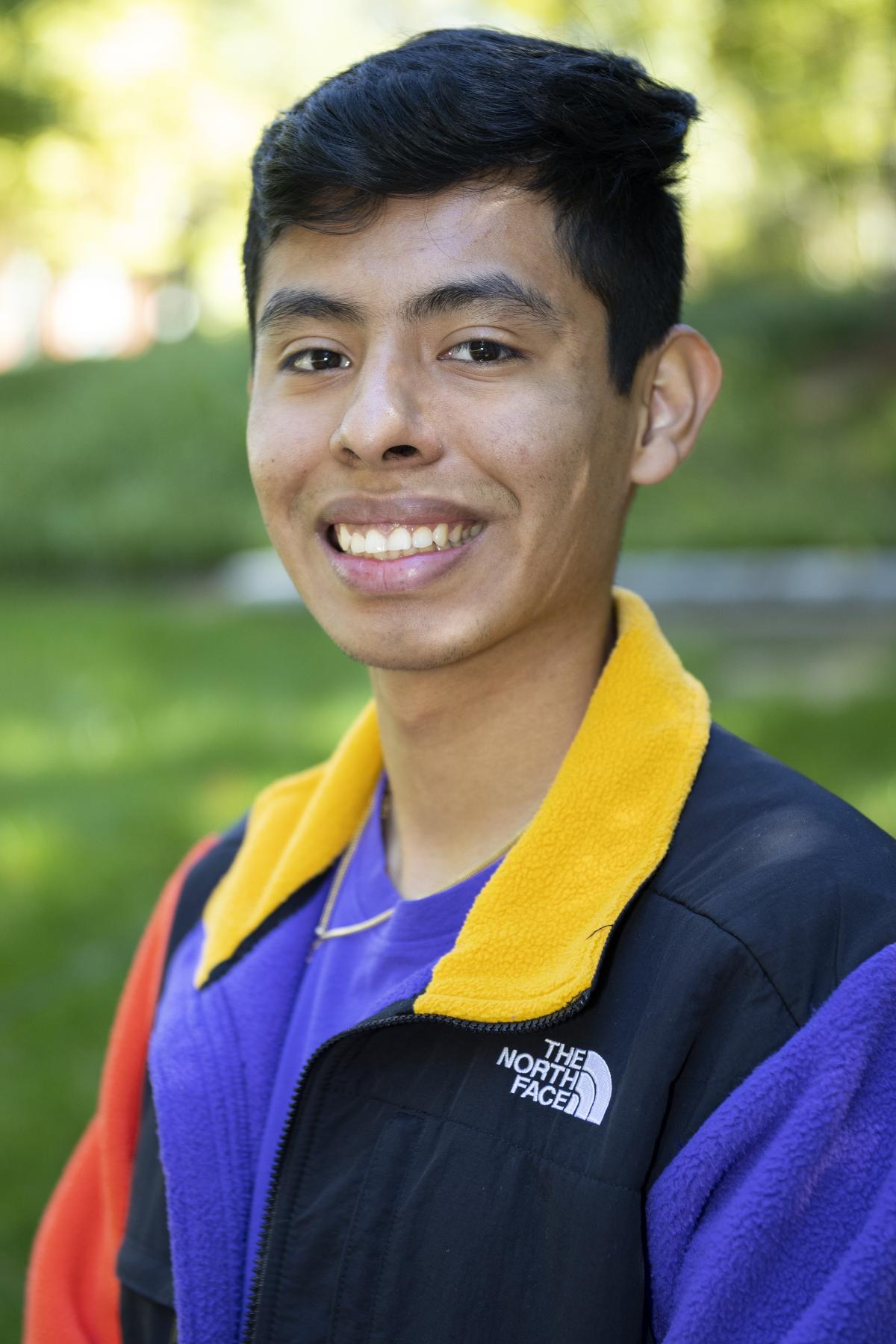 headshot of Abraham Pizano