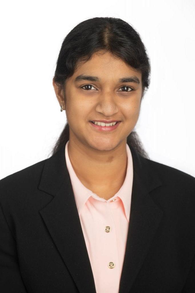 Vidya Muthukumar headshot