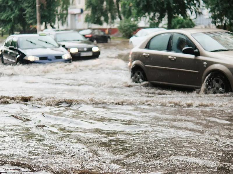 flooding cars during Hurrican Iris