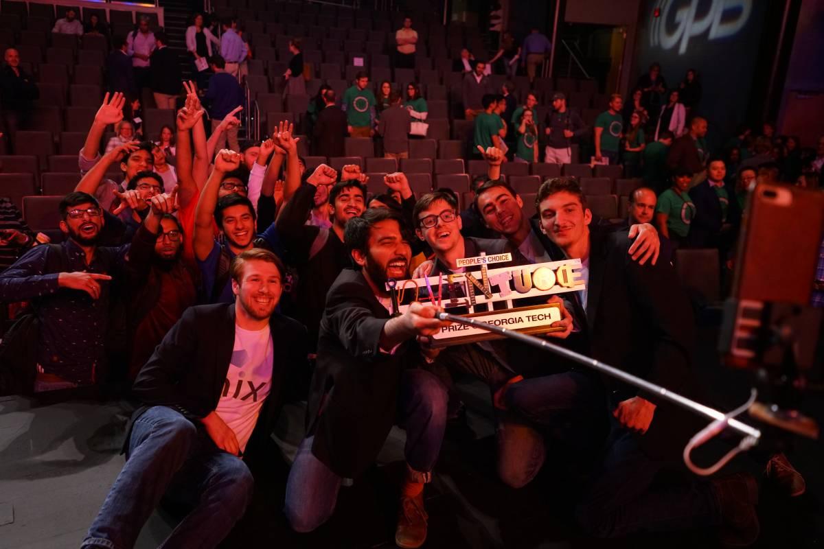 2019 Peoples Choice winners taking a selfie photo with the audience, photo