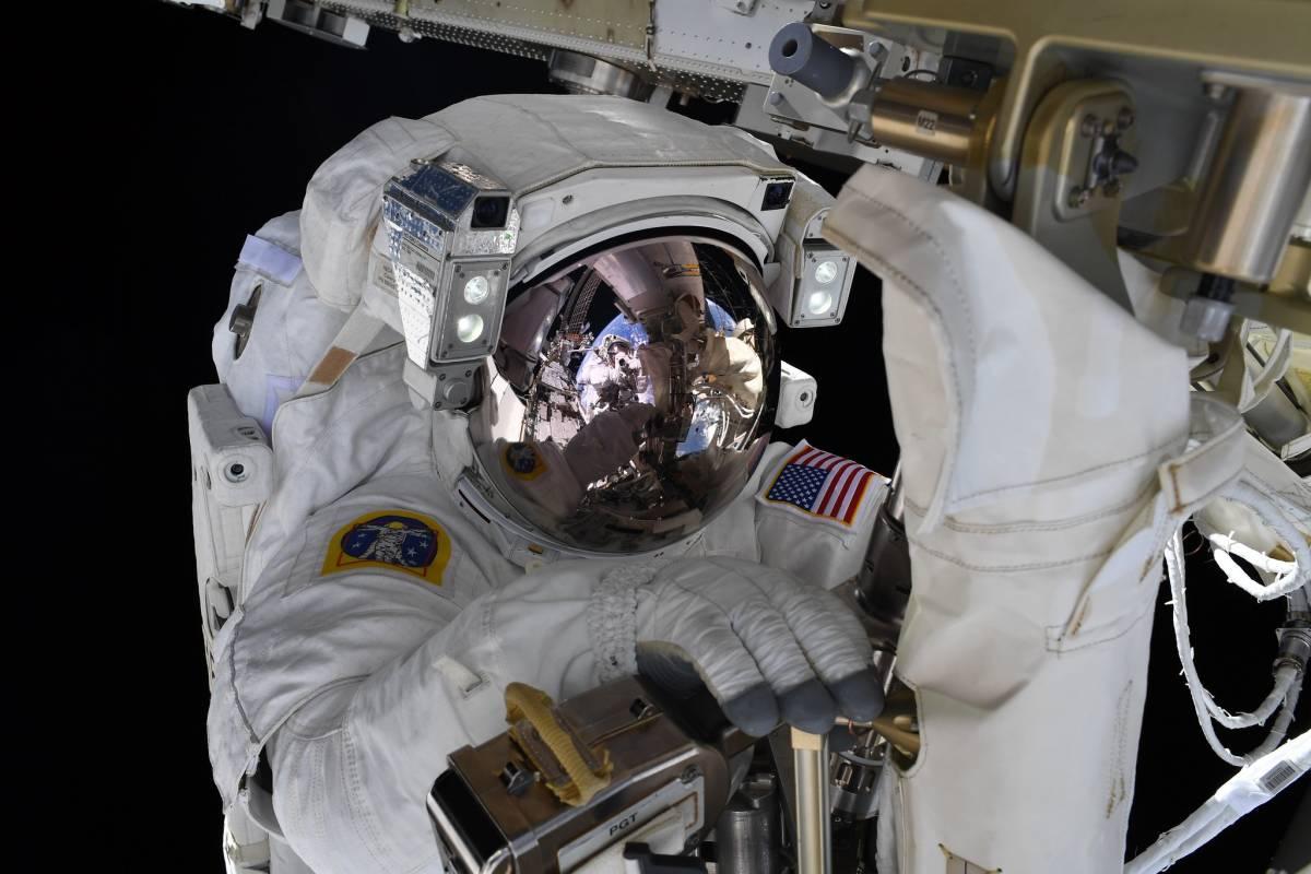 Shane Kimbrough doing a spacewalk 