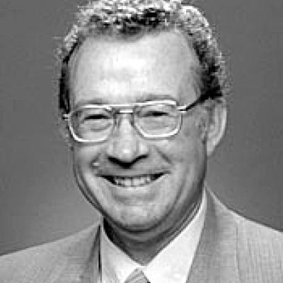 headshot of Thomas Stelson